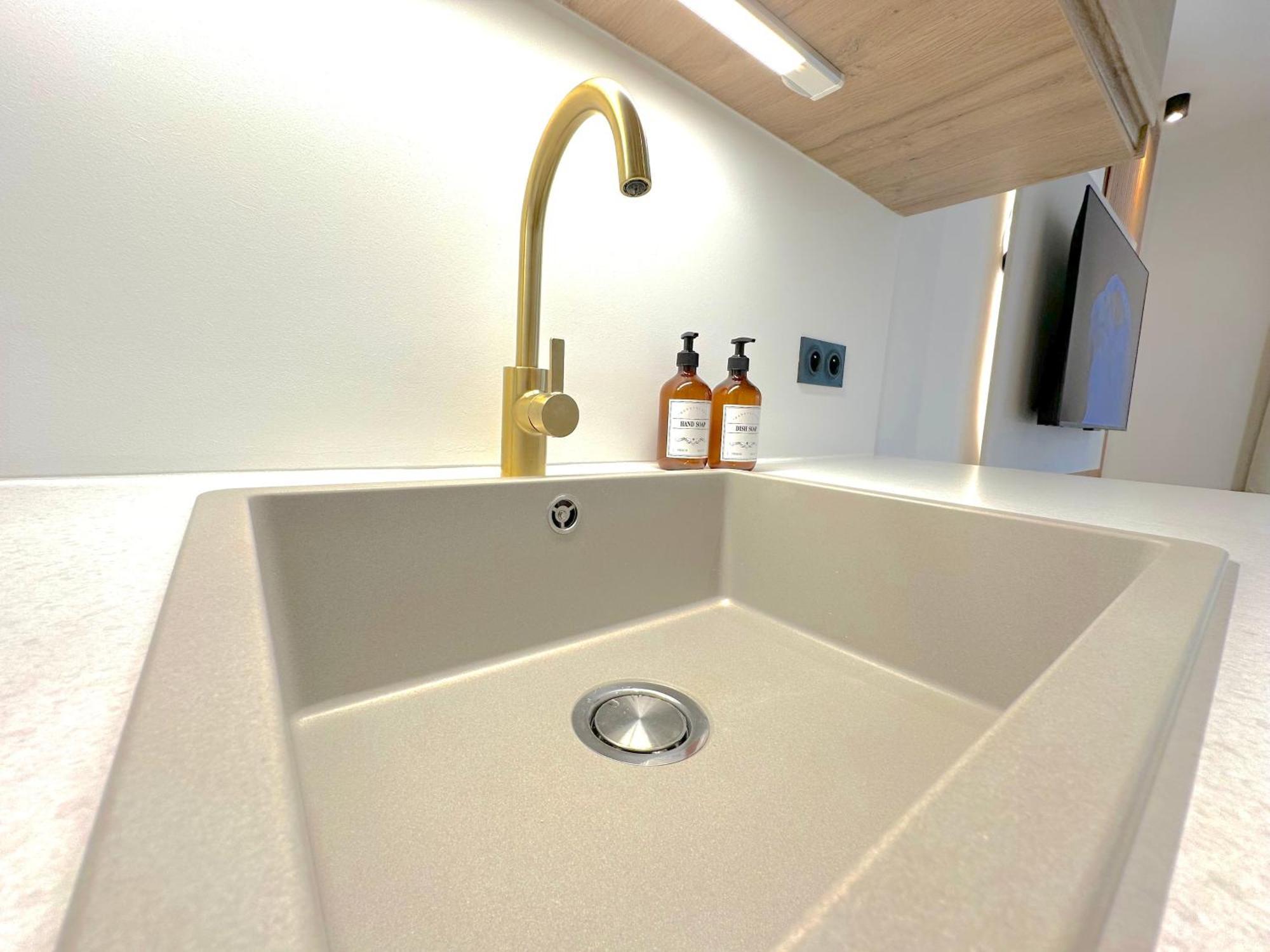 Monaco # Menton - 6 Persons - 2 Bedrooms - Full Renovated - Private Parking - Hypercenter - Clim - Beach And Sun Exterior foto